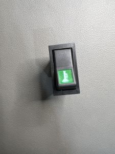 Công tắc ấn còi hình còi xanh phản quang to