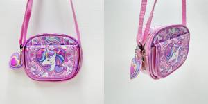 💚 กระเป๋าสะพายคาด ใส่มือถือ ลายการ์ตูนฮิต แต่งซิป ด้านหลังเป็นช่องตาข่ายใส่ของ สายปรับความยาวได้ ขนาด 14×12×4 cm