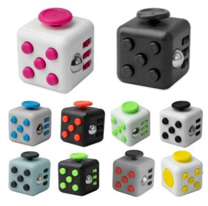 Fidget Cube Anti-kecemasan Orang Dewasa Penghilang Stress Magic Spinner Cube Fokus Anak-anak Hadiah Toy MURAH