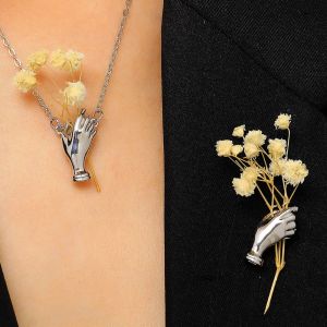 LFPLYQ Versatile Hand-Shaped Corsage Brooch French Creative Vintage Hand-Held Bouquet Pin Unique Jewelry Premium Suit Coat Pin Gift
