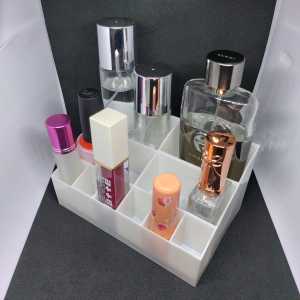 Rak mika 24 slot warna warni parfum botol dan lipstik