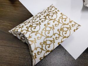 HUI กล่องกระดาษ ทรงหมอน ใส่ของชำร่วย เเจกของ วันเเต่งงาน งานบวช วันสำคัญต่างๆ