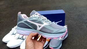 sepatu voli wanita dewasa/sepatu olahraga cewek/sepatu bulutangkis wanita/sepatu sport anti licin