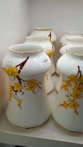 Bình cắm hoa hoạ tiết hoa mai 24 cm