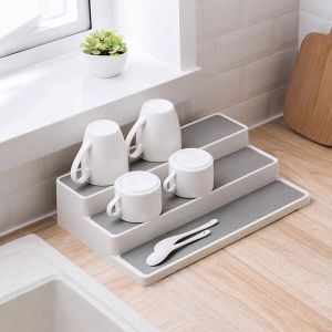 บันไดสามชั้น ชั้นวางเครื่องปรุงรส PP ชั้นวางเครื่องปรุงรส ของใช้ในครัวเรือน ชั้นวางของในห้องครัว แบบ เฟรม ชั้นวางของสะสม (สองชุด)