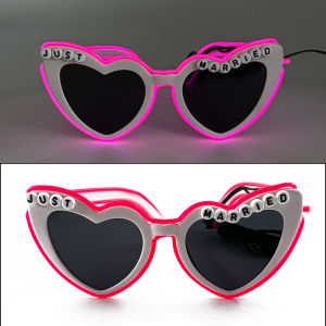 New LED Peach Heart Luminous Sunglasses Mens European and American Party Love Glasses Street Shooting Fashion Womens Sunglasses