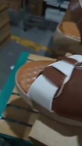 [Free Shipping] New Soft Leather And Soft-Faced Mom Sandals 2026 Summer Collection Mid-Heel Lightweight Flat-Soled Non-Slip Beach Sandals