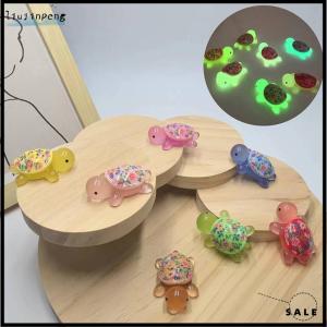 【liujinpeng】 เครื่องประดับ DIY รูปการ์ตูนรูปเต่าเรืองแสงดอกไม้เต่าเครื่องประดับเรซิ่นเรืองแสงในที่มืดอุปกรณ์ตกแต่งตู้ปลาตู้ปลาขนาดเล็ก