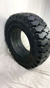 ยางรถโฟล์คลิฟท์ ยางหล่อดอกตัน ขนาด 28x9-15