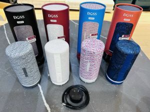 Loa di động Fabriq Riff/FABRIQ Portable ghép nối âm thanh tối đa 10 loa cùng nhau dòng loa không dây thông minh mới nổi trên thị trường Amazon