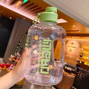 กระบอกน้ำสุดฮิตขวดน้ำ2ลิตรขวดน้ำ2ลิตรน่ารักแบบพกพาsuperขนาดใหญ่ความจุกีฬาWaterBottlesพร้อมหลอดดูดขวดน้ำขนาดใหญ่พร้อมหลอดมีมาตรบอกระดับน้ำ
