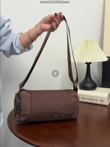 ALO Waterproof Nylon Crossbody Handbag Large Capacity Commute Yoga Shoulder Bag for Women