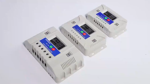0 electricity bill 60A/30A/20A Solar Charge Controller 12V/24V LCD display and four USB ports Waterproof and lightning protection ABS material Circuit protection Solar Panel solar charger controller Controller Regulator