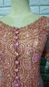 Set Kebaya Abege & Kebaya Pesta Modern: Kebaya Kerah Sabrina Lengan Pendek & Rok Batik Lilit