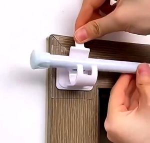 1PCS Self-adhesive Hook Curtain Rod Bracket Holders Hanging Wall Curtain Clamp Shower Curtain Hooks