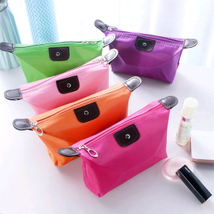 Tas Kosmetik & Pouch Makeup: Pilihan yang Kompak dan Stylish
