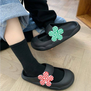 Dsion งุ้ยยยย✨️💕 รองเท้าติดดอกไม้🌺 ดีไซน์สุดล้ำไม่ซ้ำใคร พื้นนุ่มใส่สบายมากเว่อร์ ราคานี้ไม่มีไม่ได้แล้วน้าาาาาาา🛒