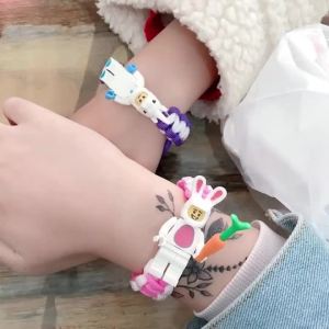 สร้อยข้อมือบล็อกตัวต่อ Buzz Lightyear บล็อกตัวต่อซูเปอร์ฮีโร่ ถักด้วยมือ สร้อยข้อมือสำหรับนักเรียนชายและหญิง คู่รัก เพื่อนสนิท ของขวัญเครื่องประดับมือ