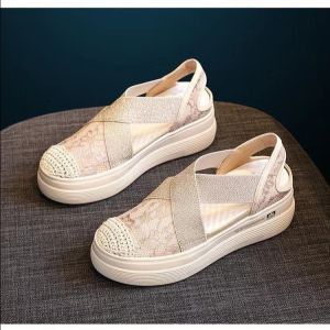 Sandal Wedges Wanita: Pilihan Terbaik untuk Musim Panas