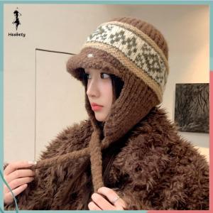 ส่วนลด 10 บาท สำหรับการซื้อ 1 ชิ้น หมวกผ้าแจ็คการ์ดแบบถักสำหรับผู้หญิงหมวกอบอุ่นป้องกันหูแนววินเทจหมวกคลุมศีรษะกันลม