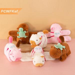 【PCWFKef】 Capybara ห่วงคล้องข้อมือของเล่นแบบหนีบสายรัดข้อมือสำหรับใส่เป็นสายแบบหมุนหางตุ๊กตา Capybara ของขวัญเป็นวงกลมแสนสนุก