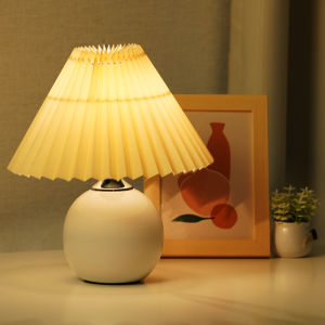 Đèn ngủ để bàn siêu đẹp trang trí phòng ngủ cắm điện My Home đế sứ chao vải nhiều màu sắc DN009