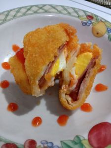 FROZEN Risoles Smoked beef egg mayo Isi 5 Pcs/kotak