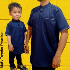 Koko Couple Lengan Pendek Motif Polos Bahan TOYOBO Premium Warna Biru Tua dan Abu Baju Bedug Sarimbit Ayah Dan Anak