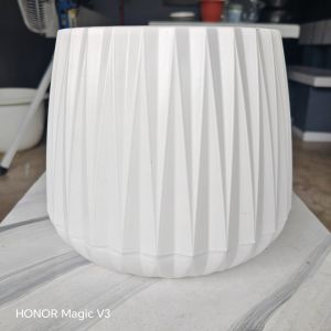 กระถางทรงหยดน้ำลายเพชร 7 นิ้ว มีให้เลือก 8 สี สินค้าพร้อมส่ง