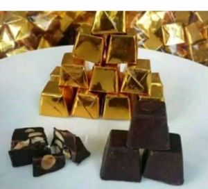 Silverqueen Piramida Coklat Premium Halal 350g - Paket Snack Rasa Premium