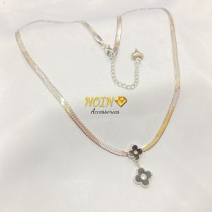 Kalung Titanium Rantai Clover Liontin Hitam Putih Gold Anti Karat Korean Style