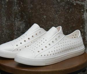 Coqui Jefferson รองเท้าแตะชาย Nativรองเท้าแตะยี่ห้อ Clogs ส้นแบนรองเท้าคู่รองเท้าแตะผู้หญิงพื้นนุ่มลื่นกันน้ำบุรุษรองเท้าแตะชายหาด36-45