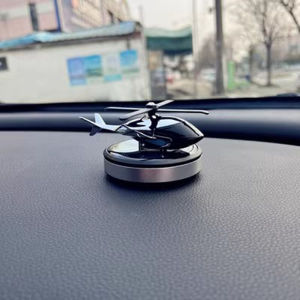 新款暴力熊太阳能汽车摆件高档男中控台车载香薰车内装饰用品New Violent Bear Solar Car Decoration High end Mens Center Console Car Aromatherapy Car Interior Decoration Products Mens