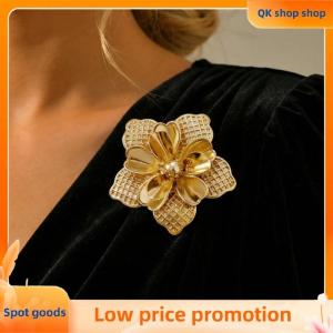 ✨QK shop✨ Elegant Gold Floral Brooch Pin For Women Versatile Coat Dress Accessory Suitable For Cocktail Parties Banquets Shows