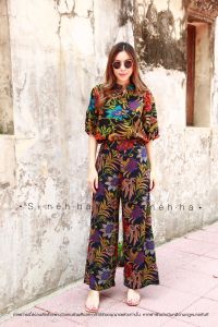 "Set 2 ชิ้น ผ้าฝ้าย ผสมลินิน   เนื้อผ้าเกรด คุณภาพ ปริ้นลายสวยเก๋ โดดเด่น สีสันสดใส เนื้อผ้า นิ่มใส่สบาย แยกใส่ได้   “”เสื้อ ดีเทลเป็นเสื้อคอ จีน แต่งกระดุมหน้า แขนสั้น เย็บแต่งกุ้นขอบแขน เพิ่มความเก๋ น่ารัก  เป็นทรงลุคสบายๆ แต่เก๋ ๆ ดูดี ใส่ สบาย   “”กาง