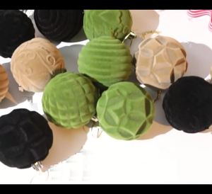 Portable 12pcs Sturdy Flocking Christmas Tree Baubles 8cm Shatterproof Ornament for Holiday and Festival Decorations