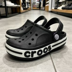 Crocs 2026 Giày lỗ Youngbeiya dành cho trẻ em giày đôi cho cha mẹ và con cái giày đi biển chống trượt cho bé trai và bé gái.