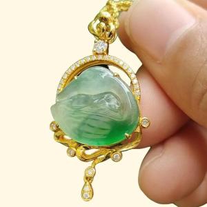 Very Rare Premium Natural Type A Jadeite-Jade with Green and Green Hue Good Translucent set with 18k Gold crafted as Swan Pendant certificate weighs 3.55 grams measurement 37 * 20 * 6.5 mm (18kp67)
