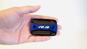 สําหรับYamaha YZF-R3 YZFR3 R3 2015 -2021 2020 รถจักรยานยนต์CNCด้านท้ายกระปุกน้ํามันไฮดรอลิกคุณภาพสูง & ด้านหน้าเบรคหมวกกระบอกฝาครอบ