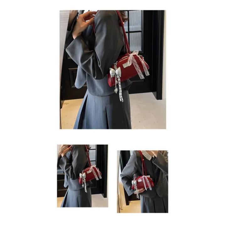 Túi xách đeo vai mẫu mới về trẻ trung và cá tính.Phù hợp làm túi đi ...