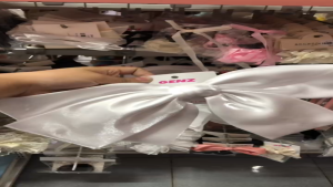 Phụ kiện tóc nơ trắng thanh lịch – lựa chọn hoàn hảo cho outfit nữ tính