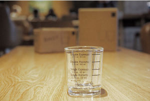 แก้วshots สำหรับตวงหรือใช้ดื่มกาแฟ มีสเกลระบุแก้วแบบหนา มุมหนาถึง 7mm ขอบ 3mm ทรง4เหลี่ยม 60ml 2shots พร้อมส่ง