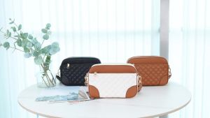 FYY  กระเป๋าสะพายข้างผู้หญิงขนาดเล็ก กระเป๋าหนังเทียมแบบเย็บติดกัน กระเป๋าเดินทางสำหรับผู้หญิงพร้อมสายสะพายไหล่ปรับได้