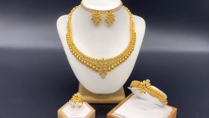 [ Premium Selection ] Dubai Bride Necklace Bracelet Earrings Ring Four-Piece Set Nigerian Flower Rhinestone Jewelry Set