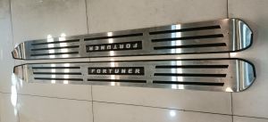 Ốp INOX chống trầy-trang trí bậc bước chân ngoài TOYOTA Fortuner 2016-