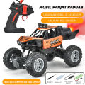 Mainan Mobil Remote Control dengan Lampu RC Off-Road Climbing Car RC Rock Crawler Bahan Alloy 2WD Powerful. 