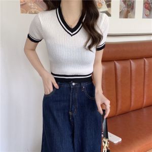 BL0880 Jazlyn V-Neck Knit Crop Tee