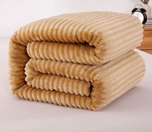 Selimut Bulu Halus Ukuran 180x200 Motif Embos Polos Cream Super Tebal Murah Berkualitas