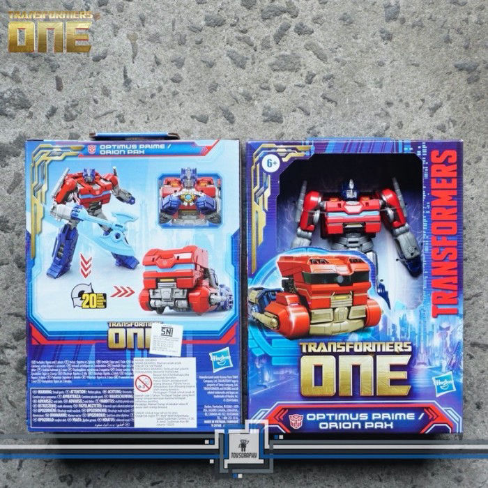 Transformers One Prime Changer OPTIMUS PRIME Deluxe Transformer