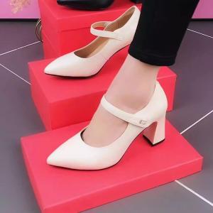 [Free Shipping] 2026 Summer New Collection: Soft Leather Chunky Heel Durable One-Strap Buckle Pointed-Toe Shallow-Mouth Fashionable Versatile High-Heeled WomenS Sandals
